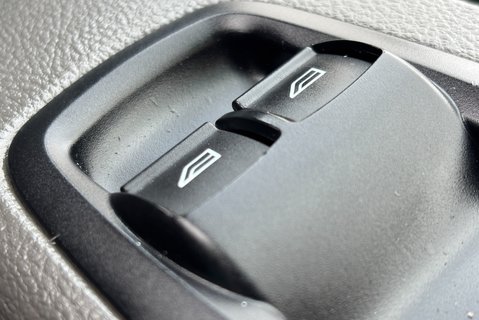 Ford Transit 330 L2 H2 Leader Panel Van - Air Con / F&R Sensors 33