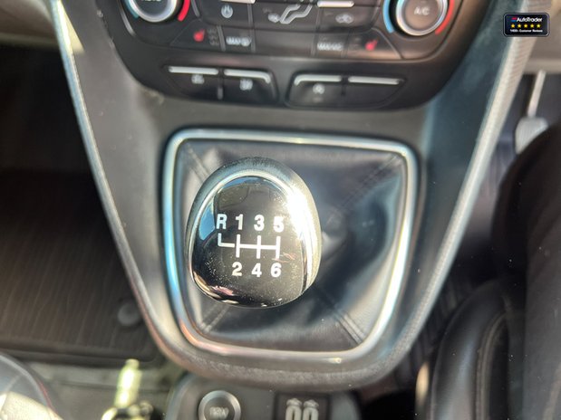 Ford Transit Connect SWB L1H1 200 Sport Alloys Air Con Cam Nav Sensors EURO 6 NO VAT 40