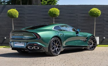 Aston Martin Vanquish V12 4