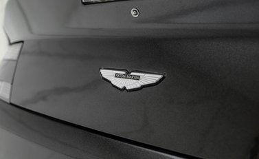 Aston Martin V12 Vantage S 41
