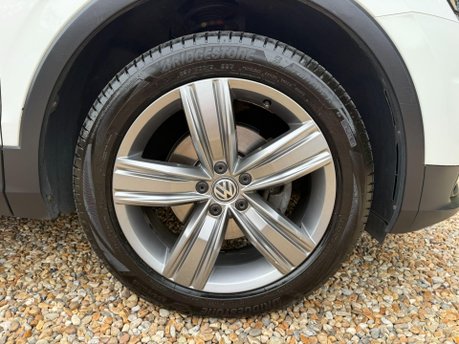Volkswagen Tiguan 2.0 TDI SEL DSG 4Motion Euro 6 (s/s) 5dr 15