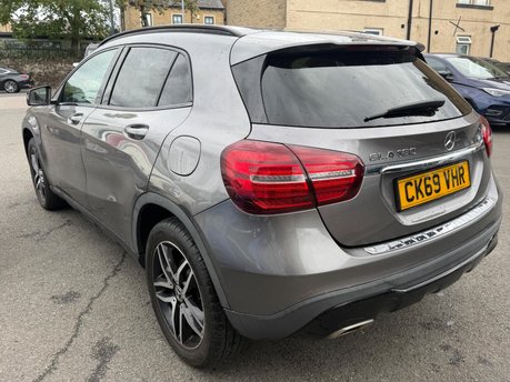 Mercedes-Benz GLA GLA 180 URBAN EDITION 8