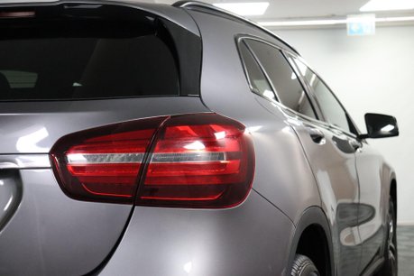 Mercedes-Benz GLA GLA 180 URBAN EDITION 22