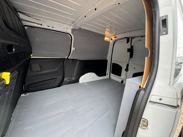 Citroen Berlingo LWB L2H1 [SOLD CM] Low Roof Driver 950 Air Con Alloys Nav Sensors EURO 6 NO 14