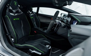 Lamborghini Huracan STO 12
