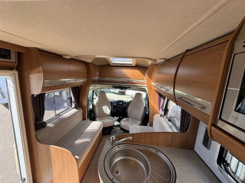 Auto-Trail Tracker fb 15