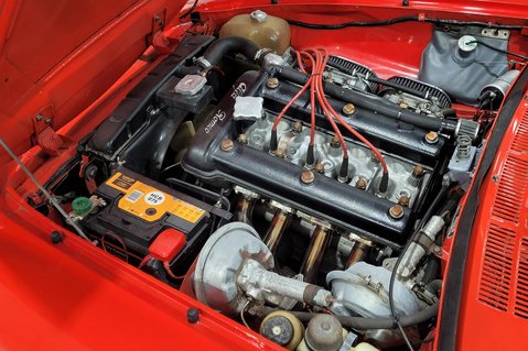 Alfa Romeo Spider 1750 VELOCE 27