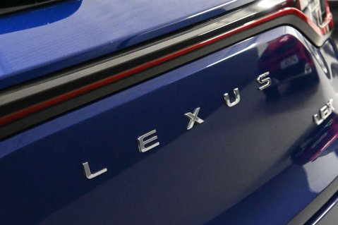 Lexus LBX 1.5 LBX Premium + CVT 5dr 25