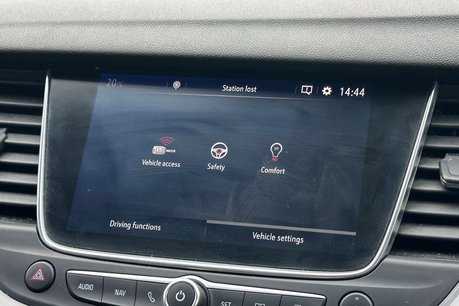 Vauxhall Grandland X 1.2 Turbo GPF Sport Nav SUV 5dr Petrol Manual Euro 6 (s/s) (130 ps) 38