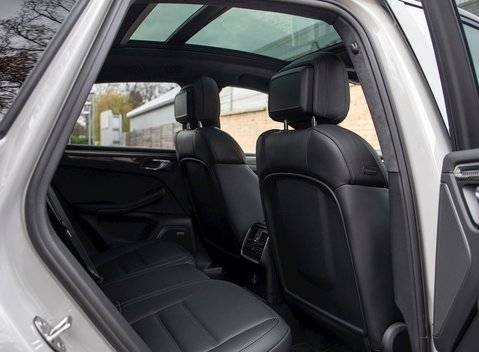 Porsche Macan Turbo 14
