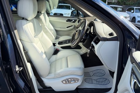 Porsche Macan TURBO PDK - HUGE SPEC - PAN ROOF - BOSE - CARPLAY 38
