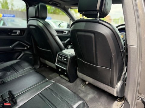 Porsche Cayenne 2.9T V6 S TiptronicS 4WD Euro 6 (s/s) 5dr 26