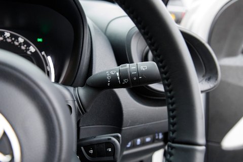 Toyota Aygo X VVT-I PURE 17