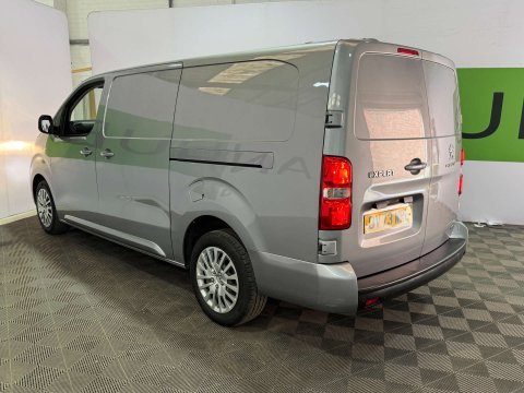 Peugeot Expert 2.0 Expert Professional Premium + L2 BlueHDi 11