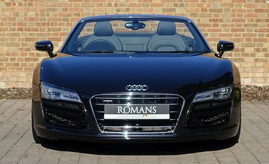 Audi R8 V10 Spyder 24