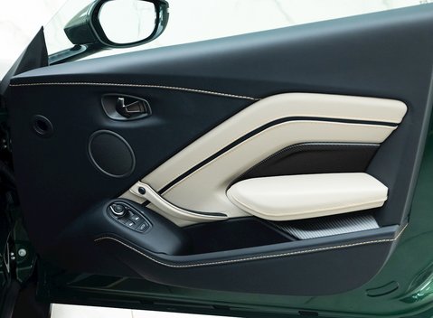 Aston Martin V12 Vantage 20