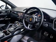 Porsche Cayenne 4.0T V8 GPF Turbo SUV 5dr Petrol TiptronicS 4WD Euro 6 (s/s) (550 ps) 2