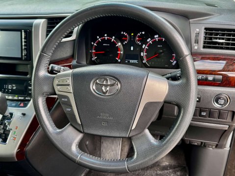 Toyota Vellfire Sunroof 10
