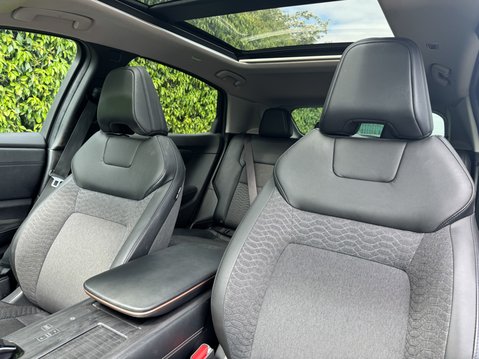 Nissan ARIYA 63kWh Advance SUV 5dr Electric Auto 7.4kW Charger (217 ps) 9