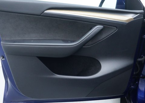 Tesla Model Y (Dual Motor) Long Range SUV 5dr Electric Auto 4WDE (384 bhp) 45