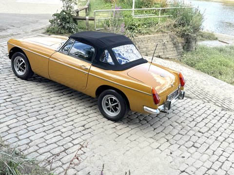 MG B ROADSTER 67