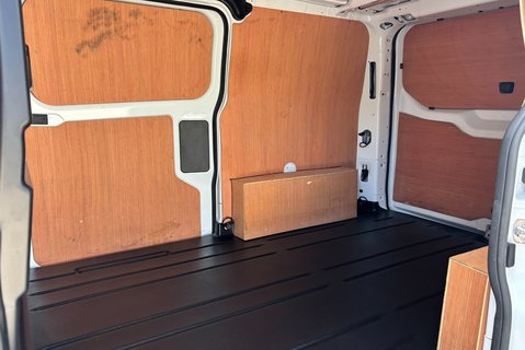 Ford Transit Custom 300 Active L1 170 ps Selectshift Panel Van - Tailgate & Twin Side Doors 10