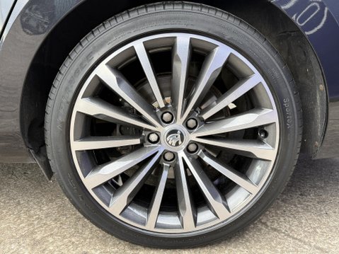 Skoda Superb 2.0 TSI Laurin & Klement Hatchback 5dr Petrol DSG Euro 6 (s/s) (190 ps) 16