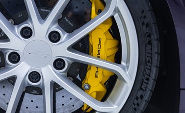 Porsche Cayman GT4 (718) 31