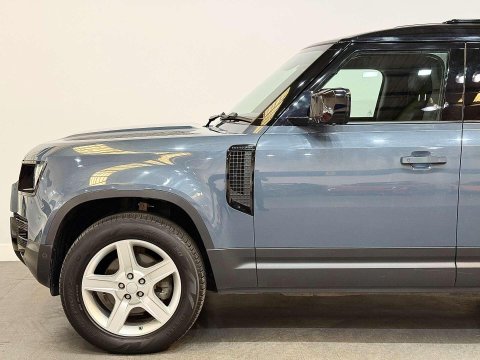 Land Rover Defender 3.0 D250 MHEV SE Hard Top SUV 5dr Diesel Auto 4WD MWB Euro 6 (s/s) (250 ps) 19