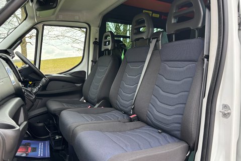 Iveco Daily 70C18V Welfare Unit - Tail Lift / Toilet / 7 Seats / Air Con 3