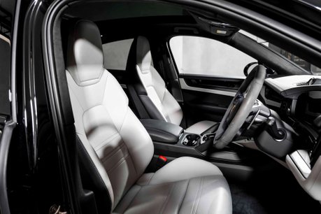 Porsche Cayenne GTS. WARRANTY. HUD. PANORAMIC ROOF. COMFORT ACCESS. BOSE. S/CHRONO. 18
