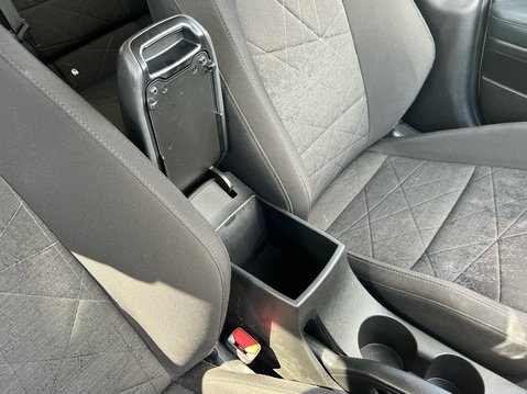 Hyundai BAYON T-GDI PREMIUM DCT MHEV 28