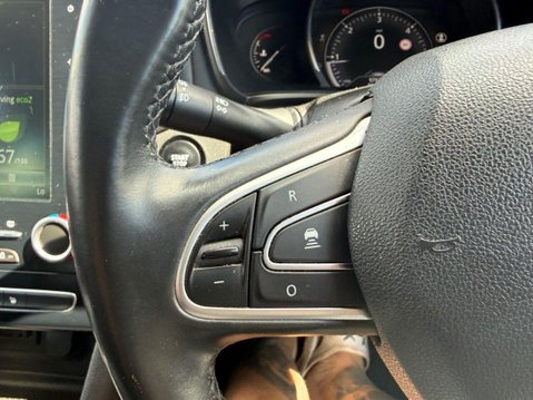 Renault Megane 1.6 dCi Signature Nav Hatchback 5dr Diesel Manual Euro 6 (s/s) (130 ps) 21