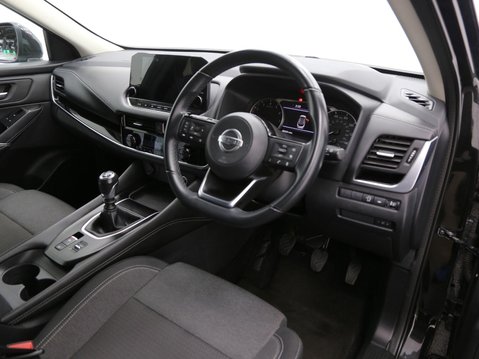 Nissan Qashqai 1.3 DIG-T MHEV N-Connecta Euro 6 (s/s) 5dr 21