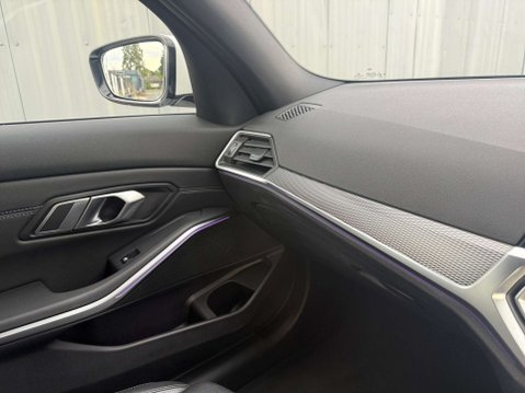 BMW 3 Series 2.0 320i M Sport Auto 4dr 35