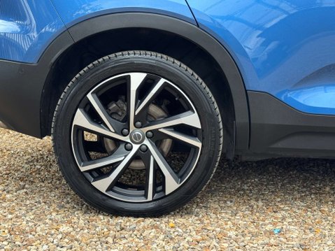 Volvo XC40 2.0 XC40 R-Design Pro T4 Auto 5dr 17