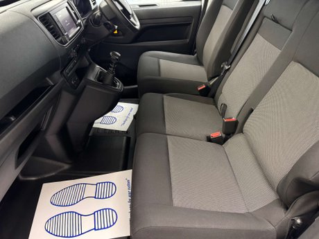 Vauxhall Vivaro 1.5 Vivaro F2900 Professional S/S 18