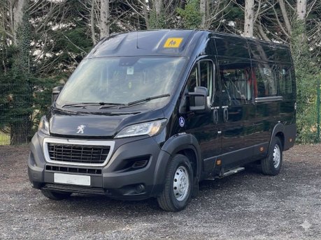 Peugeot Boxer 2.2 Boxer 440 L4H2 Non-D1 17-seat minibus with Telescopic Ramps and NEW ENG