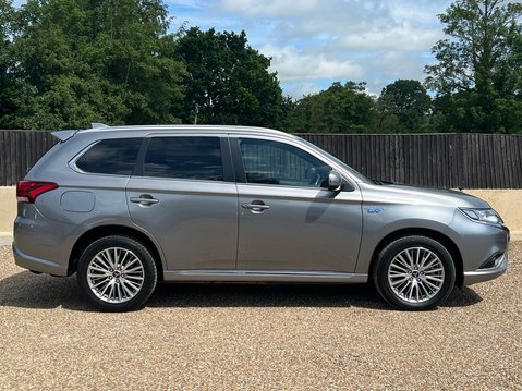 Mitsubishi Outlander PHEV DYNAMIC 5