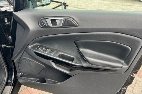 Ford Ecosport TITANIUM 18