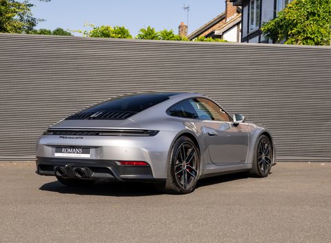 Porsche 911 Carrera GTS (992.2) 4