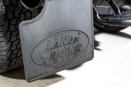 Land Rover Defender 90 TD XS STATION WAGON. COMPREHENSIVE LSH. VB AIR SUSPENSION. KHAN WHEELS. 44