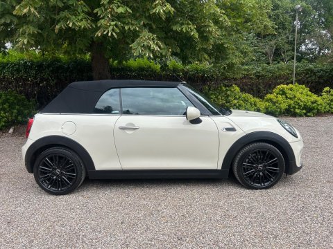 Mini Convertible 1.5 Cooper Euro 6 (s/s) 2dr 7