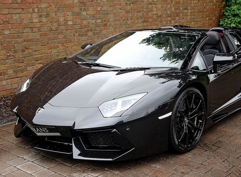 Lamborghini Aventador LP 700-4 Roadster 23
