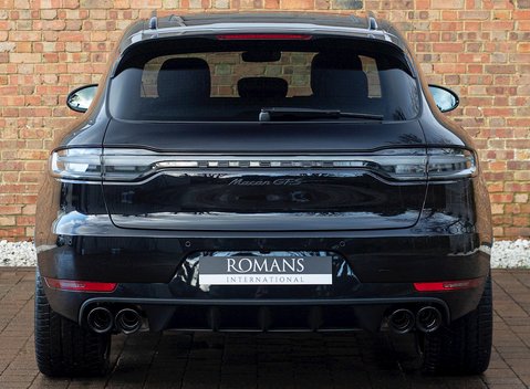 Porsche Macan GTS 5
