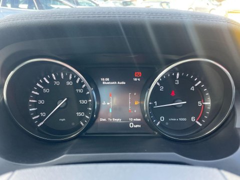 Land Rover Range Rover Evoque 2.2 SD4 Pure Tech 4WD Euro 5 (s/s) 5dr 33