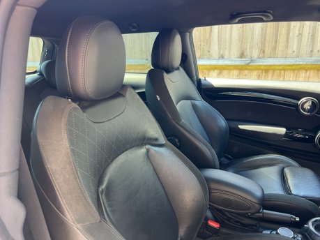 Mini Hatch 2.0 CHALLENGE 210 EDITION AUTOMATIC 3dr 21