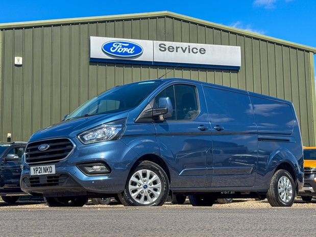 Ford Transit Custom AUTO LWB [SOLD CM] L2H1 Low Roof Limited 300 Air Con Alloys Sensors EURO 6 1