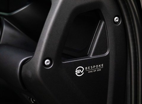 Land Rover Defender V8 18