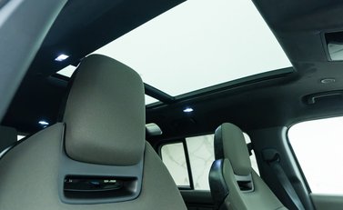 Land Rover Defender 110 OCTA EDITION ONE 18